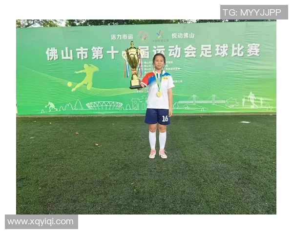 在绿茵场上挥洒汗水与激情的足球比赛故事