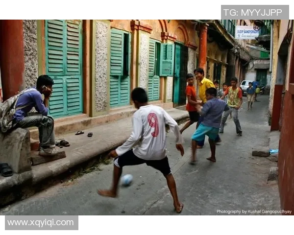 街头足球金的魅力与挑战探索城市街头的足球文化与未来发展 街头足球金的魅力与挑战探索城市街头的足球文化与未来发展